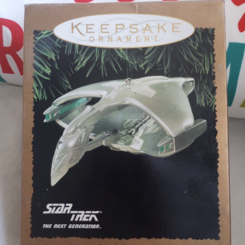 Star Trek  Next Generation  Romulan Warbird Light Up Hallmark Keepsake Ornament